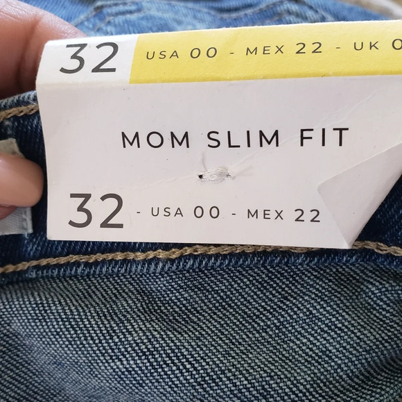 Stradivarius Mom Slim Fit jean size 00 New - Picture 4 of 6